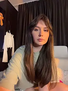 Snapshot of itssophiie chatting on June 1, 2026, 6:53 pm itssophiie online show from June 1, 2026, 6:53 pm