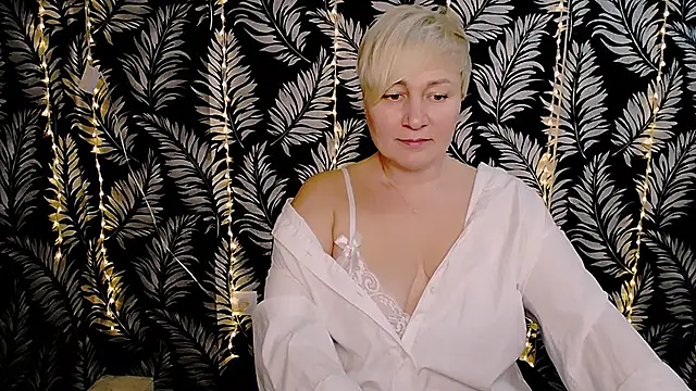 Olivia playful online show from March 3, 2025, 3:31 pm