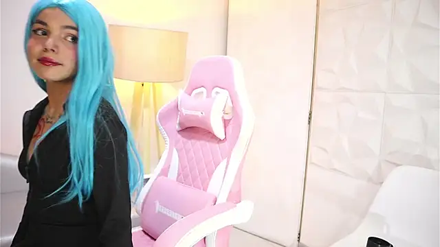 dianebleu online show from November 5, 2025, 4:34 am