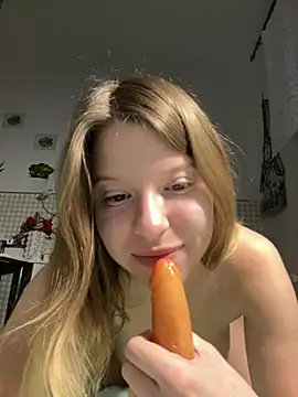 kimczii online show from April 14, 2026, 6:19 am