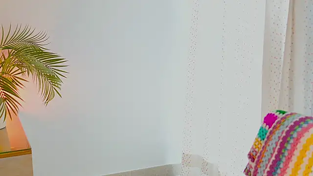 anabelcurvy online show from December 15, 2025, 1:37 pm