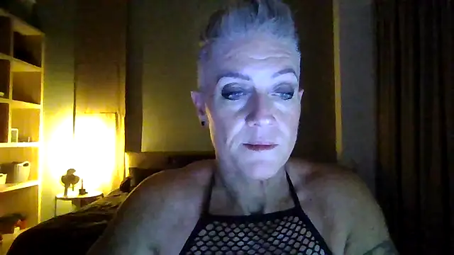 Snapshot of Devon2020 chatting on November 4, 2025, 1:32 pm Devon2020 online show from November 4, 2025, 1:32 pm