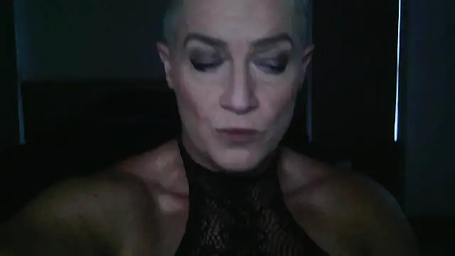 Devon2020 online show from November 22, 2025, 10:58 am