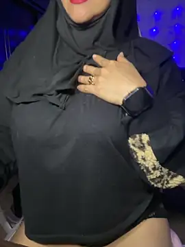 Snapshot of Jameela chatting on September 18, 2025, 8:55 pm Jameela online show from September 18, 2025, 8:55 pm