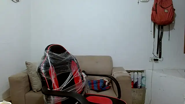 Snapshot of angelamarie1 chatting on December 16, 2025, 10:42 am angelamarie1 online show from December 16, 2025, 10:42 am