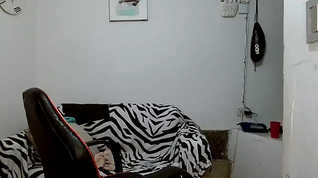 Snapshot of angelamarie1 chatting on April 5, 2026, 7:44 pm angelamarie1 online show from April 5, 2026, 7:44 pm