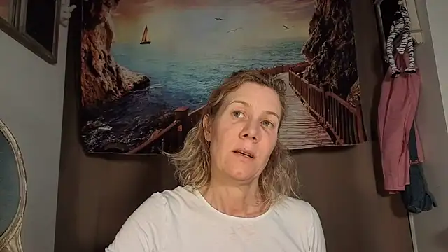 Snapshot of Lola_Belgium chatting on May 30, 2026, 5:37 am Lola Belgium online show from May 30, 2026, 5:37 am