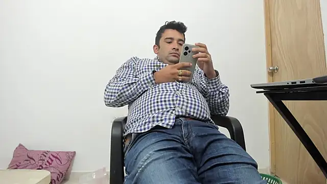 isearchcompany online show from November 28, 2025, 12:19 pm