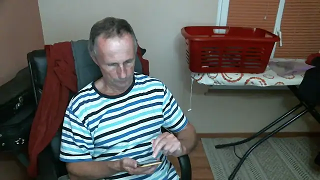 olibrius71 online show from February 20, 2025, 11:21 pm