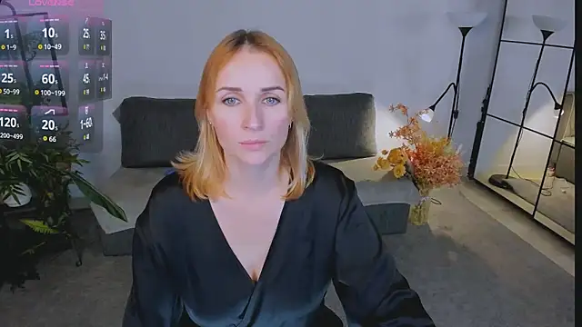 Karinella x online show from November 15, 2025, 9:43 pm