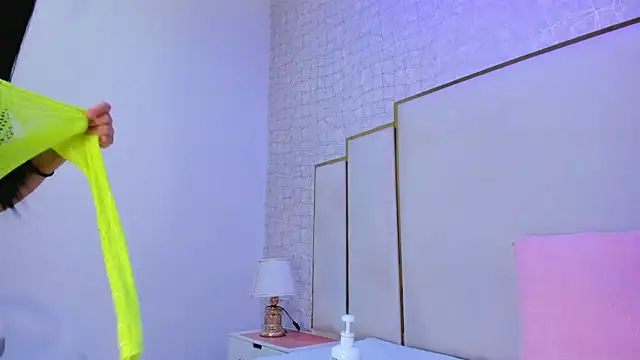 paola rodriguez online show from April 12, 2026, 9:58 am