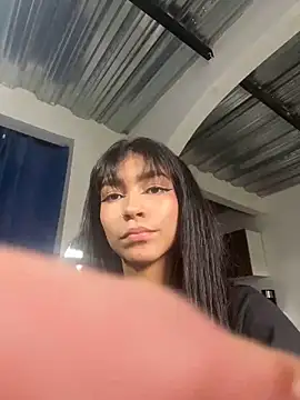 LauraAristizabal online show from March 18, 2025, 8:26 pm