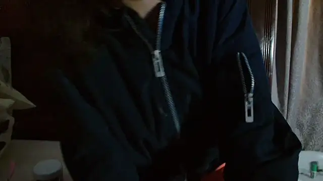 MINI Petite online show from January 14, 2026, 10:47 pm