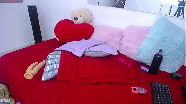 Snapshot of miaa-lee chatting on February 15, 2025, 5:51 am miaa-lee online show from February 15, 2025, 5:51 am