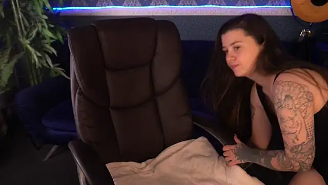 Snapshot of AmellyMilly chatting on November 8, 2025, 1:44 pm AmellyMilly online show from November 8, 2025, 1:44 pm