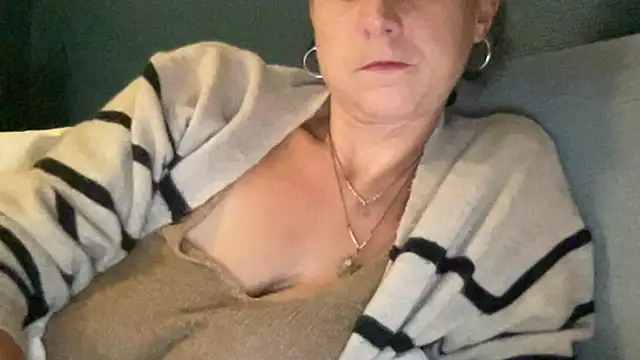 Snapshot of Sexy-Mel chatting on February 20, 2026, 5:57 pm Sexy-Mel online show from February 20, 2026, 5:57 pm