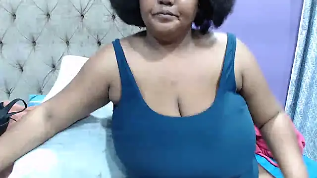 GiantTittts online show from September 9, 2025, 5:34 pm