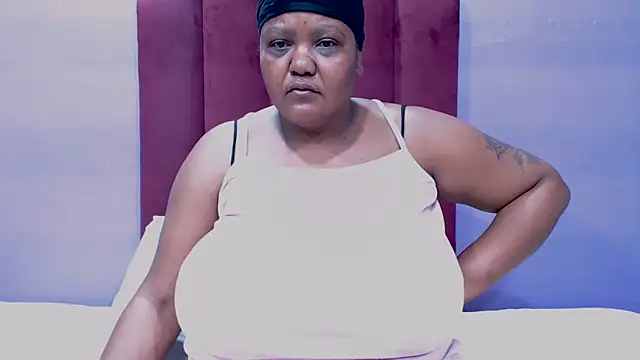 GiantTittts online show from November 7, 2025, 5:13 pm