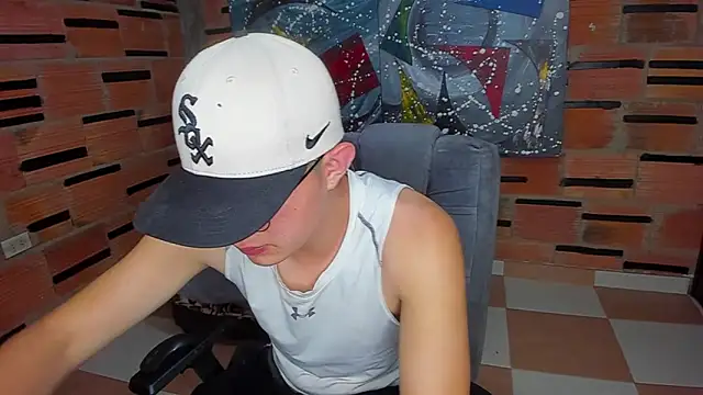 Snapshot of patrik_027 chatting on February 5, 2025, 8:14 pm patrik 027 online show from February 5, 2025, 8:14 pm