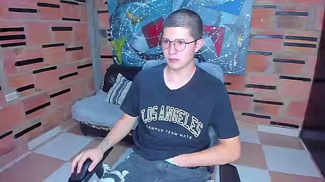 Snapshot of patrik_027 chatting on February 19, 2025, 8:41 pm patrik 027 online show from February 19, 2025, 8:41 pm