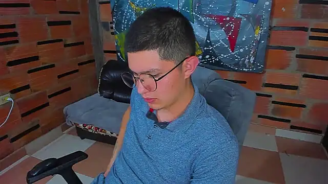 Snapshot of patrik_027 chatting on March 8, 2025, 12:00 am patrik 027 online show from March 8, 2025, 12:00 am