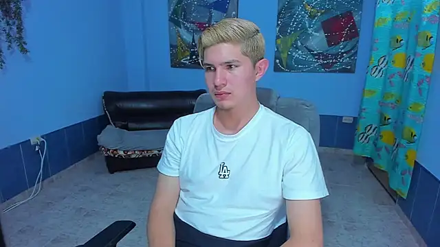 Snapshot of patrik_027 chatting on October 13, 2025, 5:18 am patrik 027 online show from October 13, 2025, 5:18 am