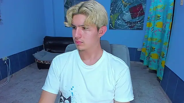 Snapshot of patrik_027 chatting on October 28, 2025, 7:34 am patrik 027 online show from October 28, 2025, 7:34 am