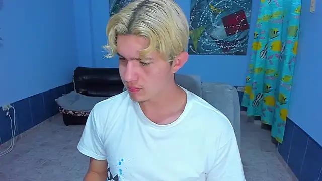 Snapshot of patrik_027 chatting on October 28, 2025, 7:38 pm patrik 027 online show from October 28, 2025, 7:38 pm