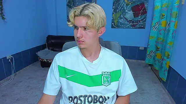 Snapshot of patrik_027 chatting on October 29, 2025, 7:43 am patrik 027 online show from October 29, 2025, 7:43 am