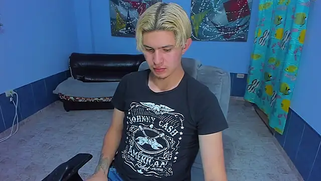 Snapshot of patrik_027 chatting on November 3, 2025, 3:30 am patrik 027 online show from November 3, 2025, 3:30 am