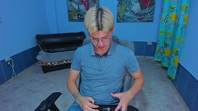 Snapshot of patrik_027 chatting on November 28, 2025, 7:16 pm patrik 027 online show from November 28, 2025, 7:16 pm