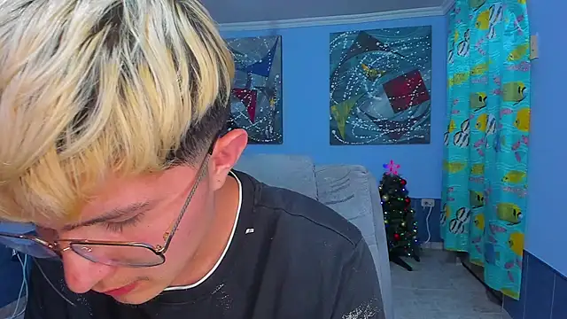 Snapshot of patrik_027 chatting on November 30, 2025, 7:45 am patrik 027 online show from November 30, 2025, 7:45 am