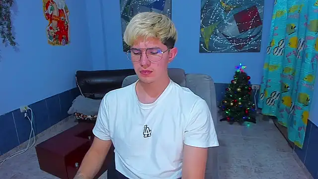 Snapshot of patrik_027 chatting on December 3, 2025, 7:16 am patrik 027 online show from December 3, 2025, 7:16 am