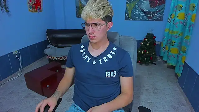 Snapshot of patrik_027 chatting on December 4, 2025, 7:28 am patrik 027 online show from December 4, 2025, 7:28 am