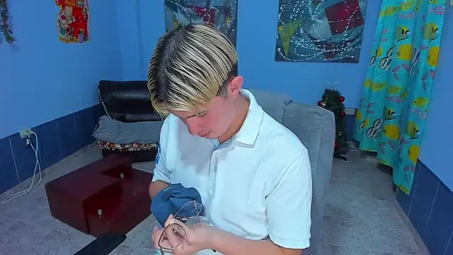 Snapshot of patrik_027 chatting on December 5, 2025, 6:11 am patrik 027 online show from December 5, 2025, 6:11 am