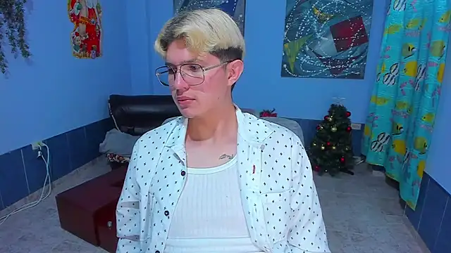 Snapshot of patrik_027 chatting on December 5, 2025, 6:15 pm patrik 027 online show from December 5, 2025, 6:15 pm