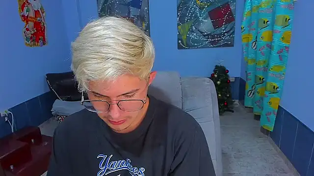 Snapshot of patrik_027 chatting on December 18, 2025, 8:42 am patrik 027 online show from December 18, 2025, 8:42 am