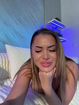 Snapshot of KirstieVegas chatting on April 19, 2026, 6:10 pm KirstieVegas online show from April 19, 2026, 6:10 pm