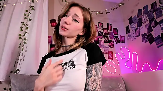 Snapshot of LuckySexyDoll chatting on December 17, 2024, 11:49 am LuckySexyDoll online show from December 17, 2024, 11:49 am