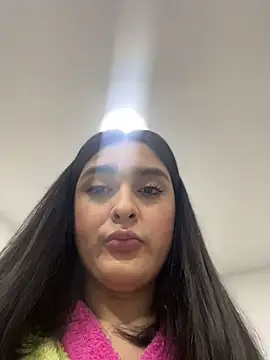 Snapshot of MiahWindsor chatting on July 6, 2026, 10:23 pm MiahWindsor online show from July 6, 2026, 10:23 pm