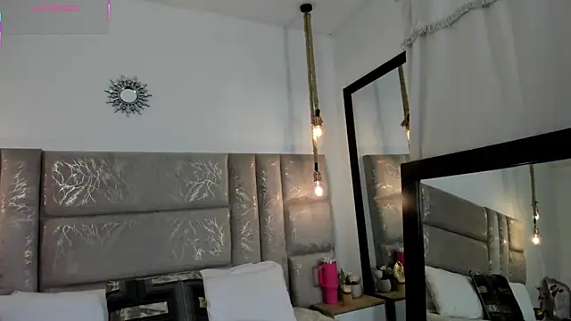 Snapshot of CeliWoods chatting on April 22, 2026, 11:34 am CeliWoods online show from April 22, 2026, 11:34 am