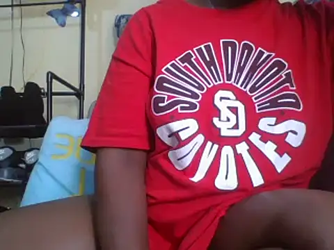 Snapshot of queenofqueens96 chatting on February 13, 2025, 2:20 pm queenofqueens96 online show from February 13, 2025, 2:20 pm