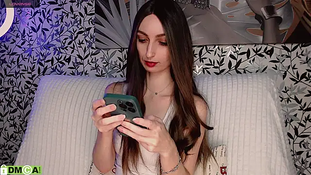 Snapshot of _Amelle_ chatting on November 24, 2025, 3:34 pm Amelle online show from November 24, 2025, 3:34 pm