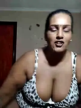 NWC4LYF online show from April 10, 2026, 8:35 pm