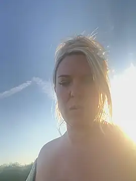 Snapshot of Bustyblondebabe32 chatting on July 9, 2026, 7:07 pm Bustyblondebabe32 online show from July 9, 2026, 7:07 pm
