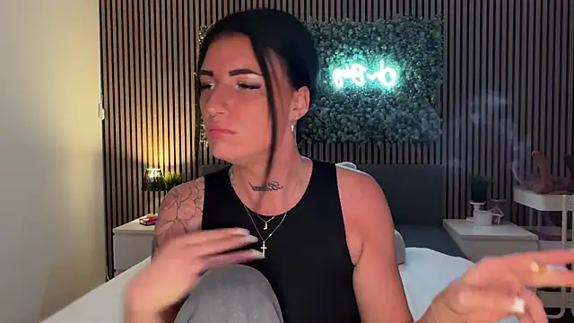 LizaRoxx online show from November 18, 2025, 8:13 pm