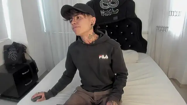 AcidMilo online show from December 18, 2024, 1:02 pm