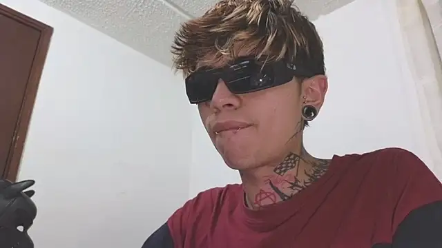 AcidMilo online show from February 22, 2025, 12:16 am