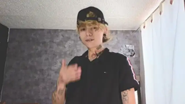 AcidMilo online show from October 10, 2025, 7:13 pm