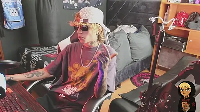 AcidMilo online show from November 29, 2025, 5:27 pm